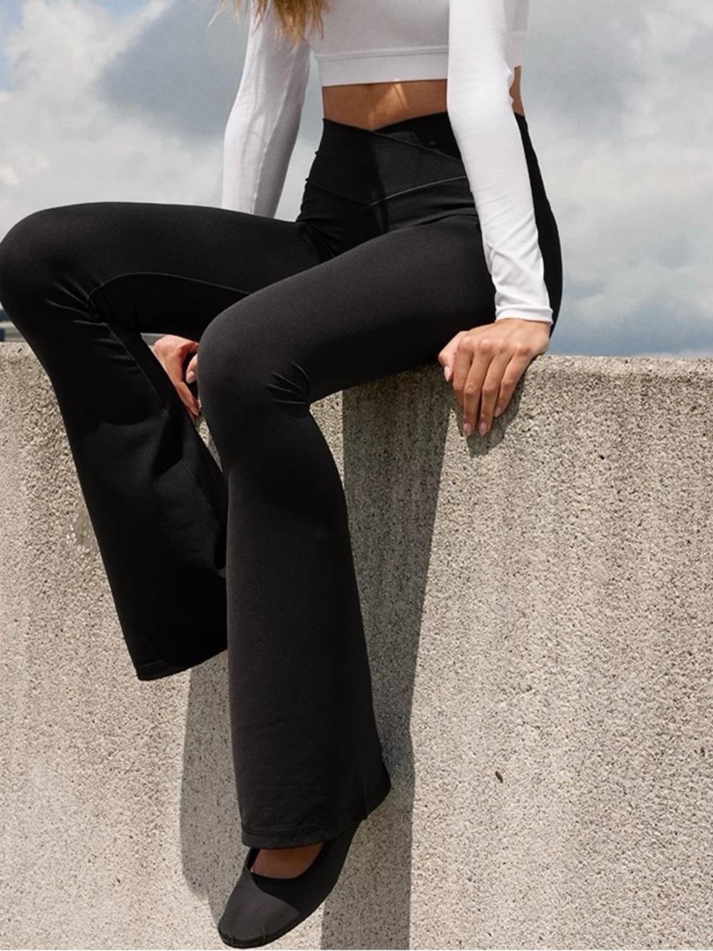 OFFLINE By Aerie Real Me High Waisted Crossover Flare Legging